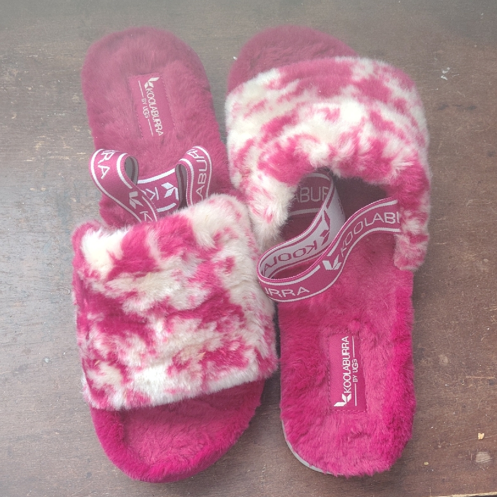 ❤️Koolaburra Women's Plush Pink Slippers❤️